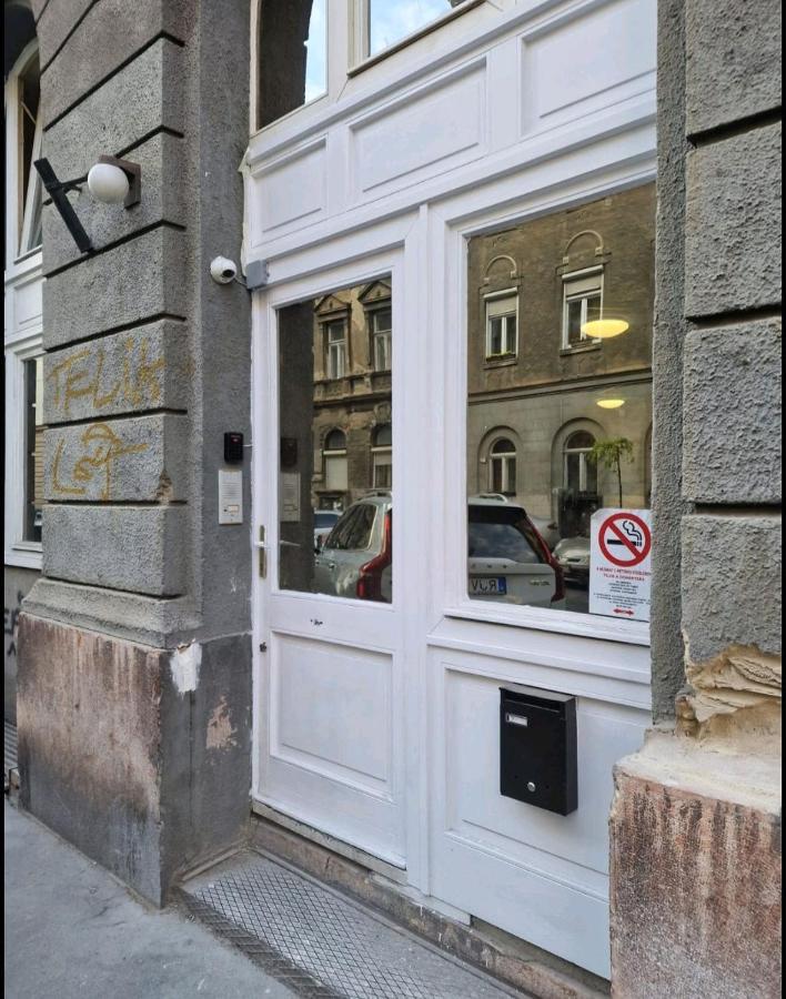 7Dab Josika 4 Contactless Self Check-In Aparthotel Budapest Eksteriør bilde
